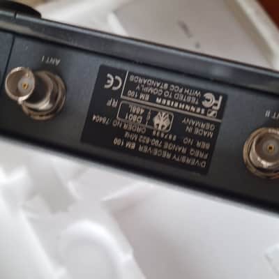 Sennheiser 🎤 Sennheiser Diversity Receiver EM 100 + Sennheiser SKM100 Handheld Transmitter – 786–822 MHz image 17