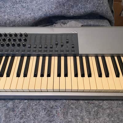 M-AUDIO KEYSTATION 88 PRO WEIGHTED ACTION CONTROLLER 2005-2010 - Silver image 4