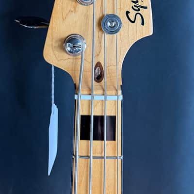 Squier Classic Vibe 70's Precision Bass 4-String Bass Guitar Gloss Black Finish (411) image 9