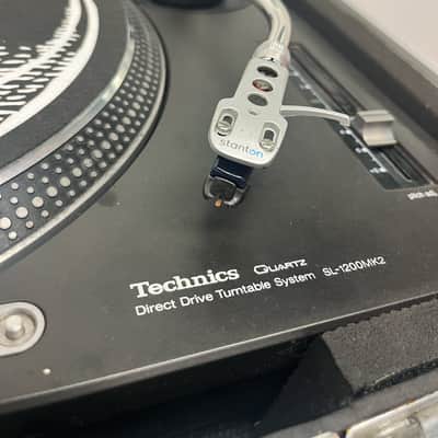 Pair Technics SL-1200MK2 Black With Hard Cases image 7