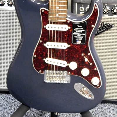 2025 Fender American Professional Classic Stratocaster Electric Guitar w/Gig Bag! Faded Black! VERY NICE!!! image 2