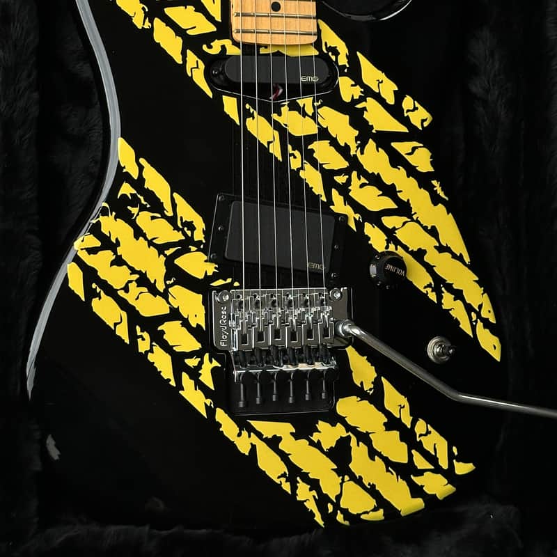 2022 Godin Derry Grehan Tread 1 Black