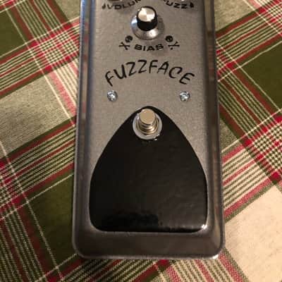 Fuzz Face BC 183 circuit w/ bias control: Old school Tone Bender enclosure Grey image 10