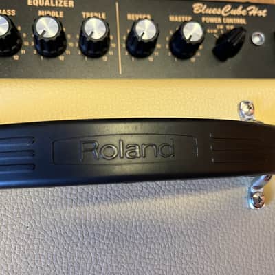 Roland Blues Cube Hot image 14