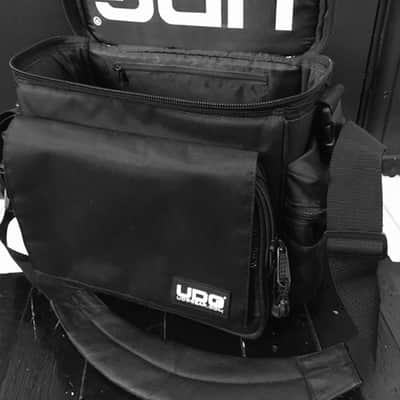 UDG vinyl record bag DJ image 3