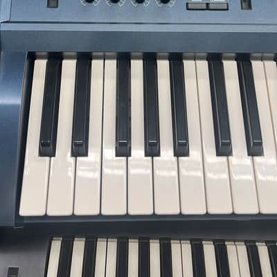 Korg Triton Extreme 61-Key 120-Voice Polyphonic Workstation 2005 - 2009 - Black image 2