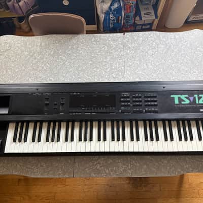 Ensoniq TS-12 Performance / Composition Synthesizer 1993 - 1996 - Black