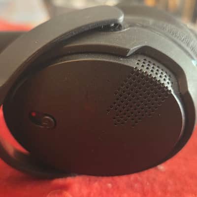 Bose Soundlink Wireless On-Ear Headphones w/ Carrying Case image 4
