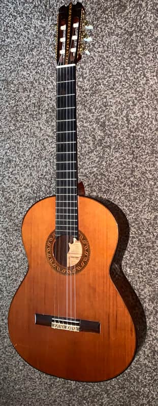 Vintage 1970 Hernandis Grade No. 1A classical guitar with Hardshell case image 1