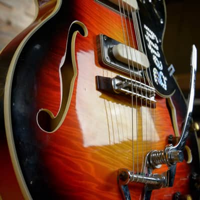 Univox Semi-Hollow Sunburst 1960s (s721) image 8