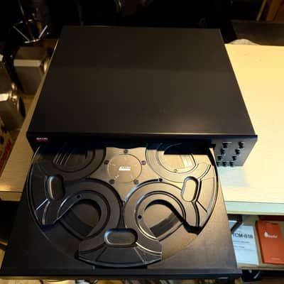 Adcom GCD-600 5-disc CD Changer Player + DAC NEAR MINT FRESH SERVICE REMOTE WOW! image 6