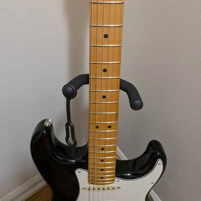 Fender Player II Stratocaster 2024 - Present - Black with White Pickguard image 5
