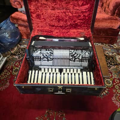 Pollina Piano Accordion 41/120 Made in Italy w Case and Straps image 10
