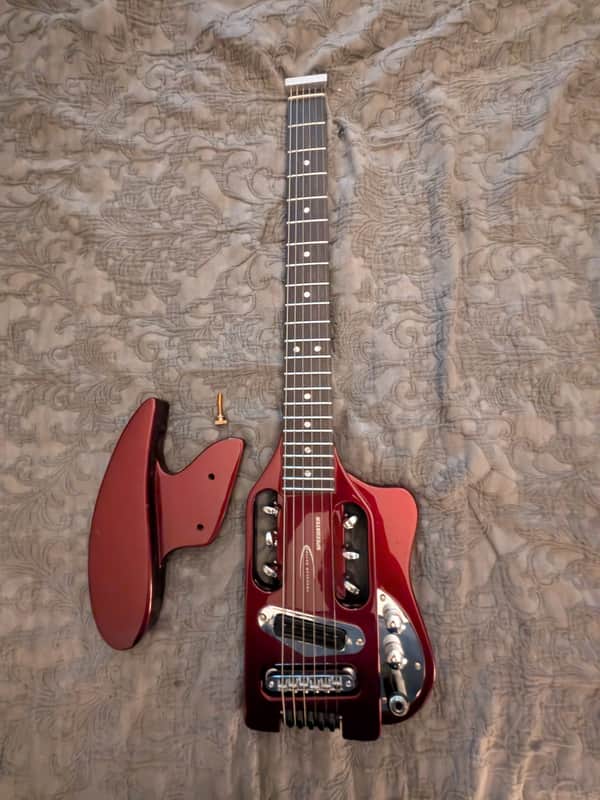 Traveler Speedster Standard 6-String Electric Travel Guitar, Red