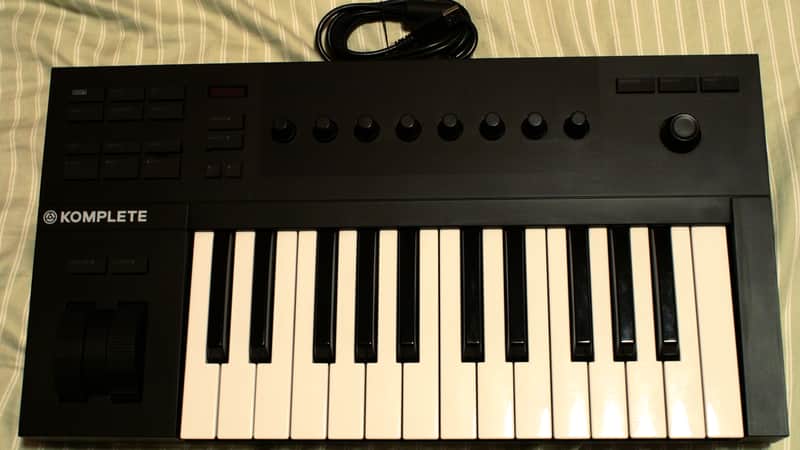 Native Instruments Komplete Kontrol A25 2018 - Present - Black image 1
