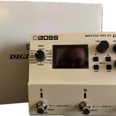 AS NEW BARELY USED Boss DD-500 Delay Pedal image 1