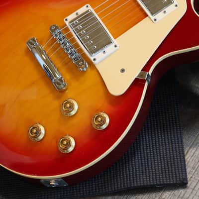 1997 Gibson Les Paul Standard Electric Guitar Heritage Cherry Sunburst + HSC image 6