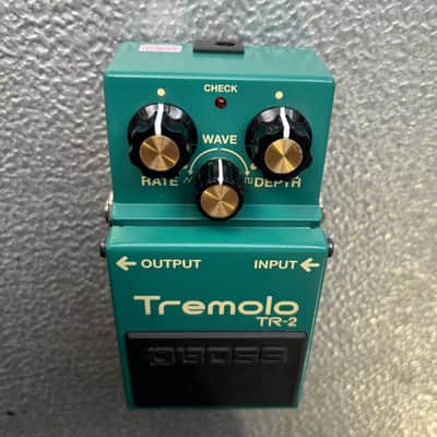 Boss TR-2 Tremolo (Silver Label) 1997 - Present - Green image 4