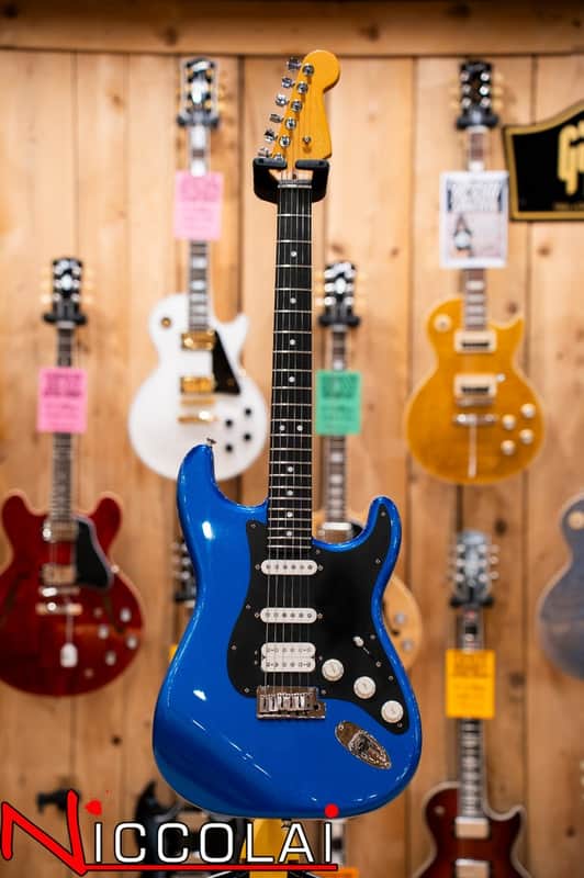 FENDER American Ultra II Stratocaster HSS, Ebony Fingerboard, Noble Blue USED