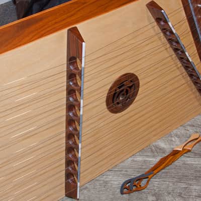 Roosebeck DH10-9R | SINGLE STRUNG 10/9 HAMMERED DULCIMER WITH HAMMERS image 9