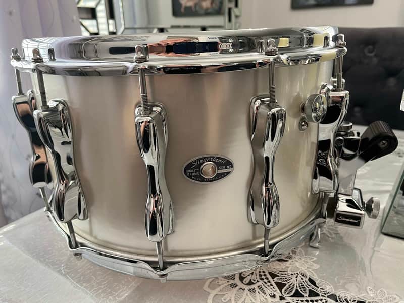 Slingerland Magnum 1983 - Silver Mist 8X14 Snare Drum 12 Lug Near Mint Condition! image 1