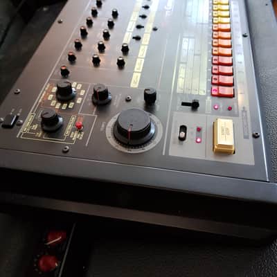 Roland TR-808 Rhythm Composer 1982 very good condition image 9