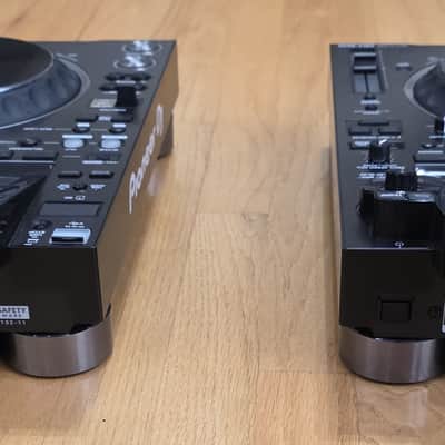2 Pioneer CDJ 3000s - Mint image 6