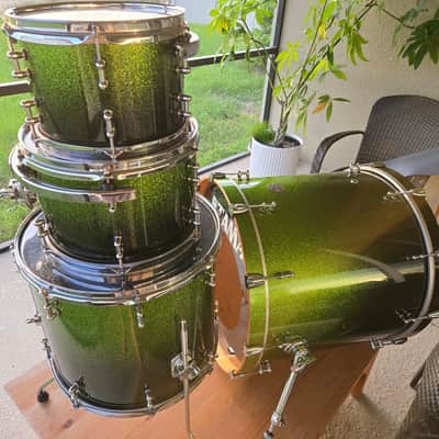 DDrum Dios - Maple - 22(20 deep)/16/12/10 Drum Kit shells - Green sparkle/black fade image 5