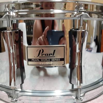 Pearl 14x6.5" World Series mirror chrome steel snare drum image 2