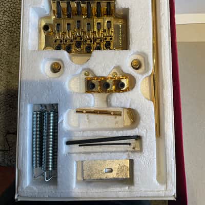 WD licensed KKT-3 Floyd Rose tremelo system 1990,s - Gold image 3