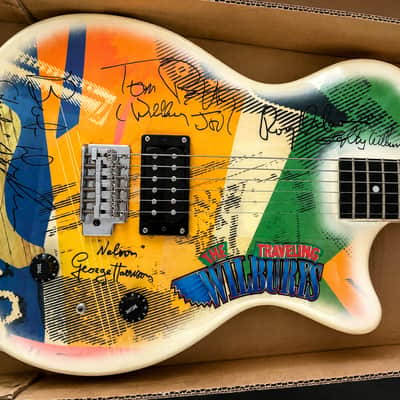 Gretsch TW-300 Traveling Wilburys 1988 – Multi-Firma | Generación Expo 80 | Museo Múnich imagen 4