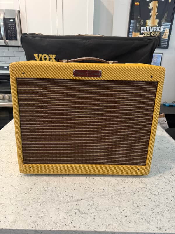 Fender '57 Custom Deluxe 2-Channel 12-Watt 1x12" Guitar Combo 2016 - Present - Lacquered Tweed image 1
