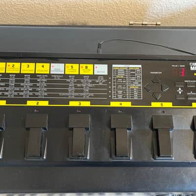 Boss ME-6B Bass Multiple Effects Pedal w/Synthesizer 1990s image 2