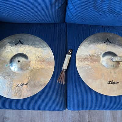 Zildjian 18" A Classic Orchestral Selection Medium Heavy Cymbal Pair image 3