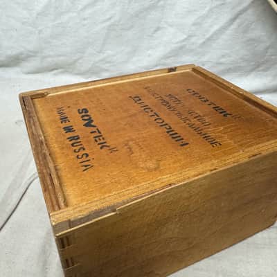 Electro-Harmonix x Sovtek " Green Russian " Big Muff π Pi version 7C 3rd Edition Distortion Fuzz Pedal with Original Wood Box - BM-1-01.00.001 ~2000 - Bubble Font / 6-Screw Chassis image 5