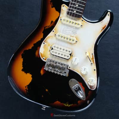 Fender Stratocaster S/S/H Black on Sunburst Aged Relic image 5