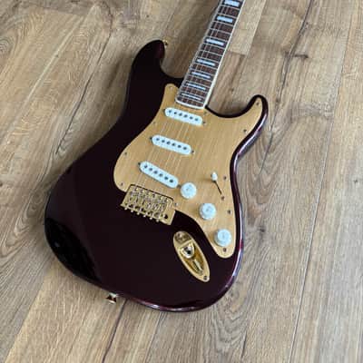 Squier 40th Anniversary Gold Edition Stratocaster 2022  - Ruby Red Metallic image 4