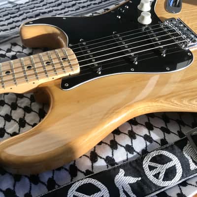 Immaculate Fender Stratocaster 1976 Natural image 2