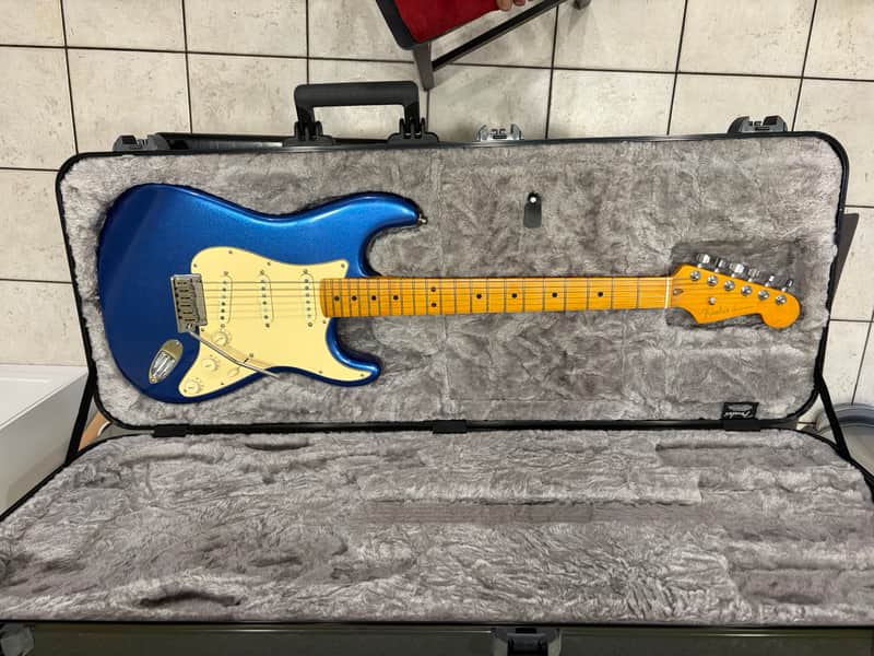 Fender Ultra Strat 2021 - Metalic Blue image 1