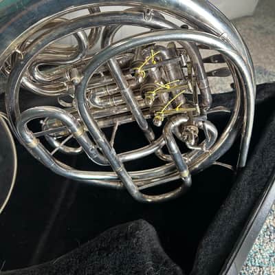 Conn 8d double French horn - Nicole/silver image 3