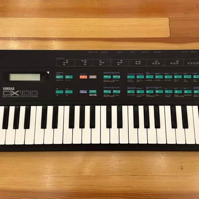 Yamaha DX100 Programmable Algorithm Synthesizer 1985 - Black