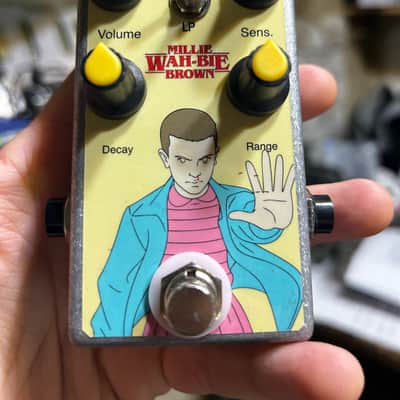 CELEBRITY PEDALS Millie Wah-Bie Brown Envelope Filter image 6