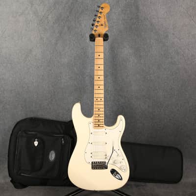 Fender Mexican Standard Stratocaster - Arctic White - 2nd Hand (165797) image 2