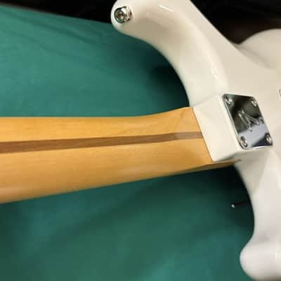 2022,Fender Player Stratocaster® Floyd Rose® HSS/MIM/Polar White..Fender Gig Bag. image 5