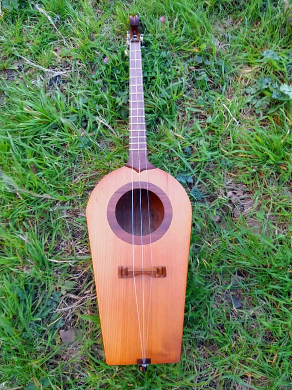 Georgian folk music instrument Panduri | String instrument Panduri | ფანდური | Fanduri image 1
