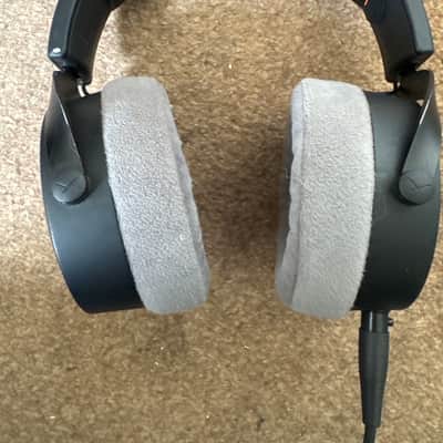 Beyerdynamic DT 700 PRO X Closed Back Headphones - 48 Ohms 2021 - Present - Black image 4