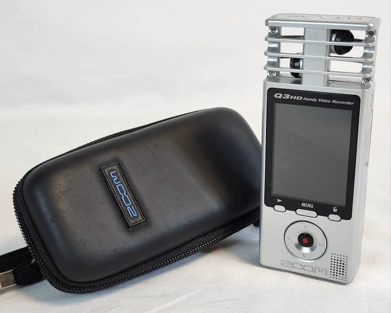 Zoom Q3HD High Definition Handy Video Recorder w/Case image 1