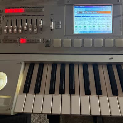 Korg M3 73 2010s - Gray image 2