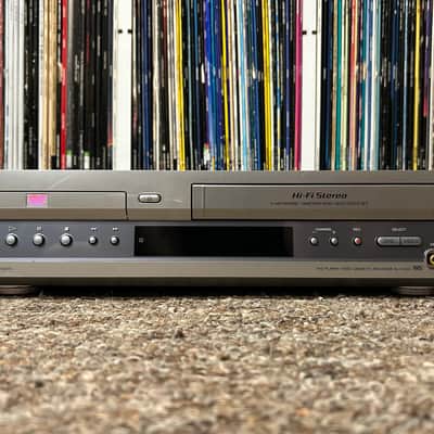 Sony SLV-D100 DVD Player/ Video Cassette Recorder VCR Combo No Remote TESTED ✅ image 3