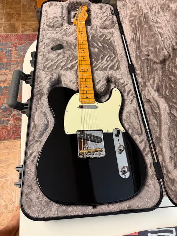 Fender American Professional II Telecaster with Maple Fretboard